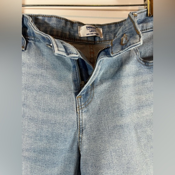 Denizen from Levi's Light Blue Denim Mid-Rise Shorts Women's Size 10  W30 - Picture 4 of 11